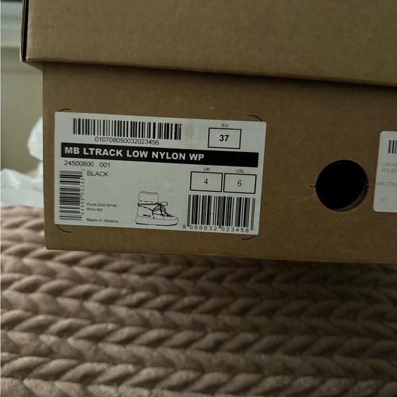 Moon Boot LTRACK LOW BLACK NYLON BOOTS - Picture 9 of 9